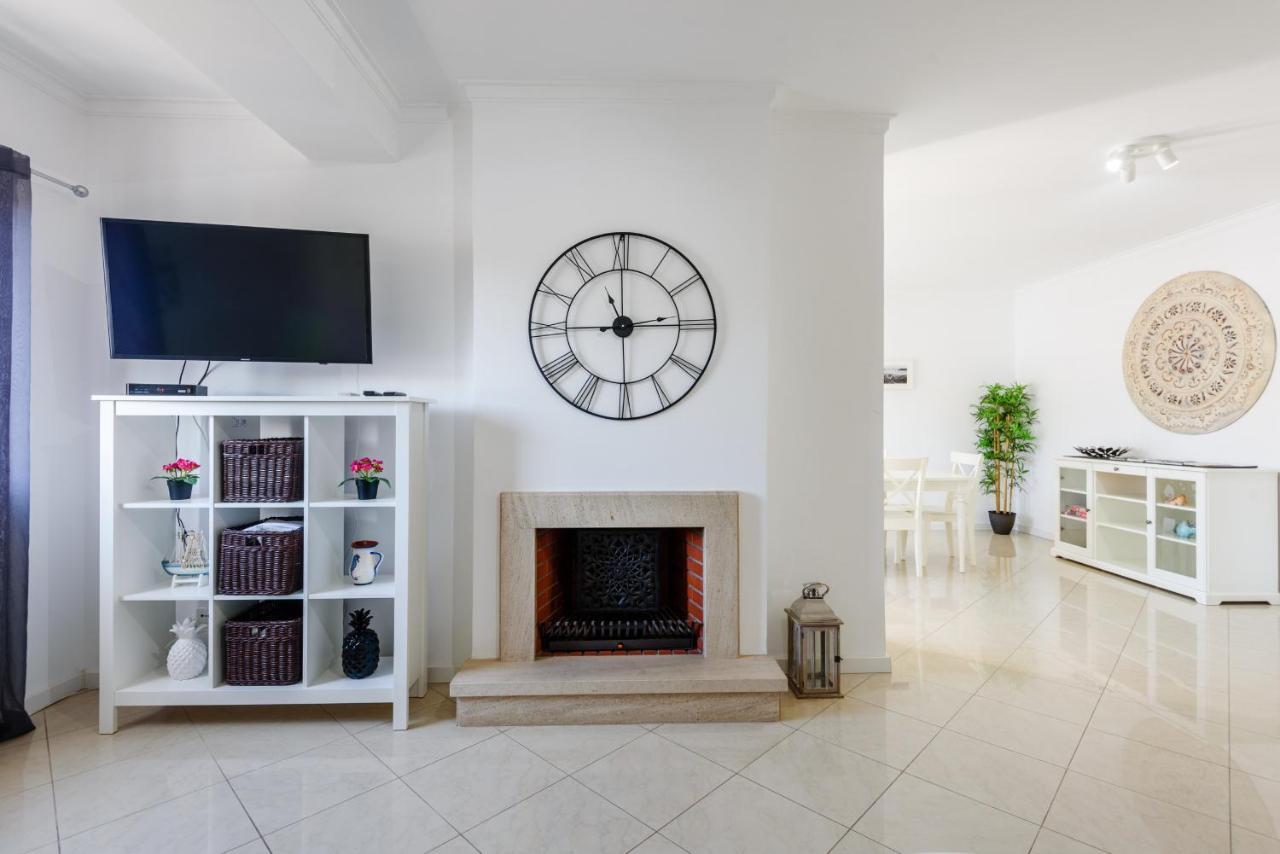 Amazing Apartment In Албуфейра Екстер'єр фото